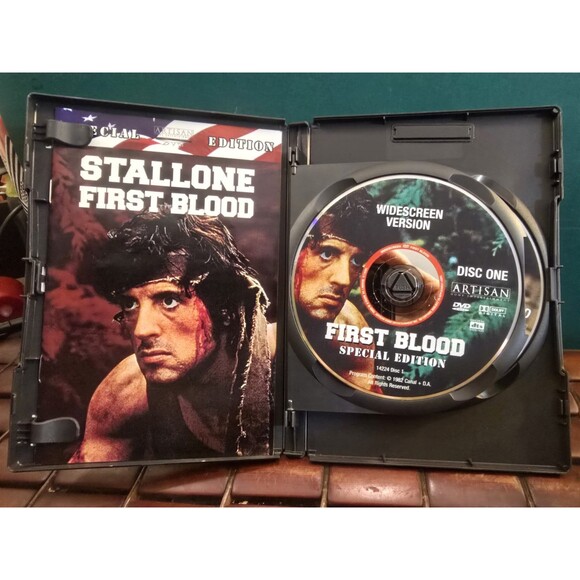 First Blood Special Edition 2 Disc DVD Set Sylvester Stallone - Picture 3 of 4